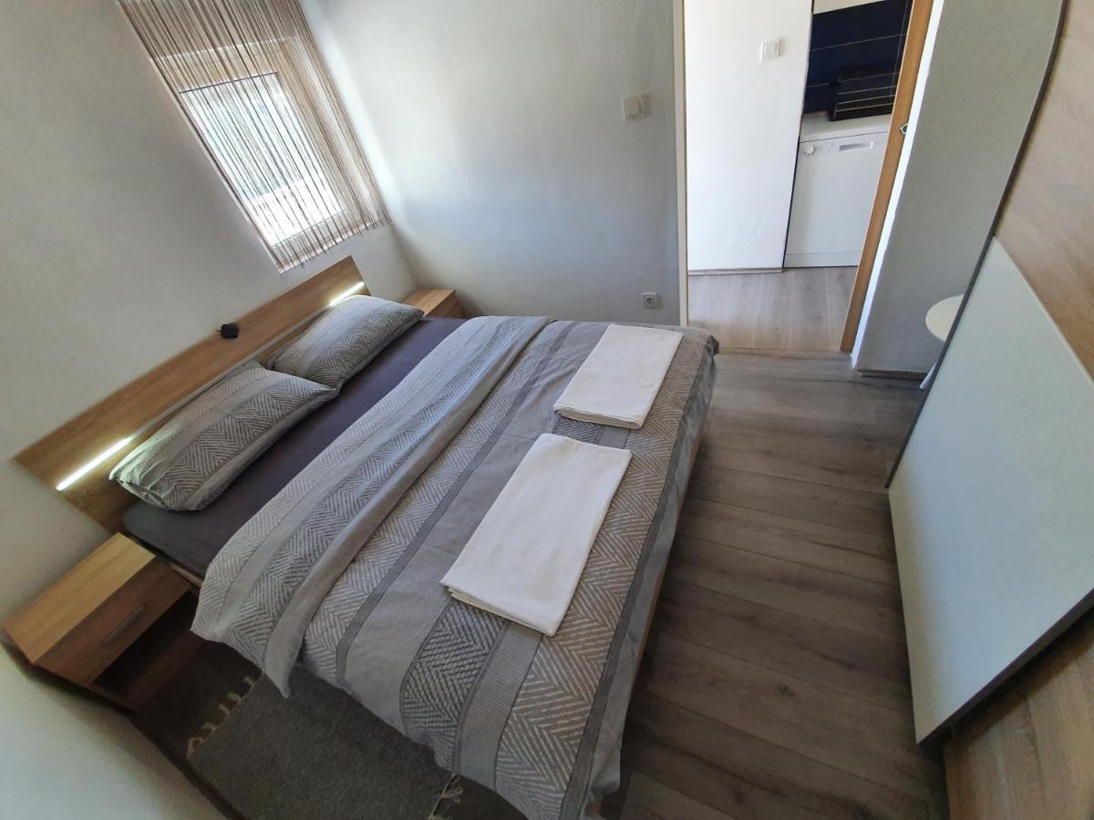 6 M, 50 M Do Plaze Appartement Barbat na Rabu Buitenkant foto