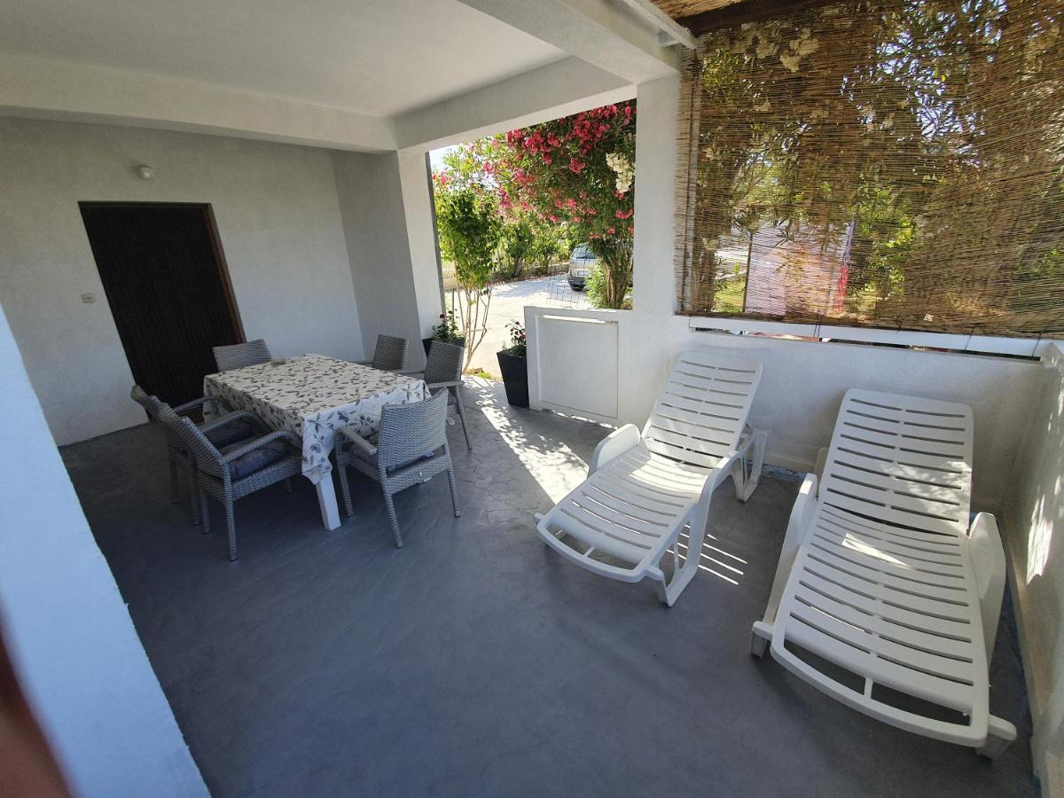 6 M, 50 M Do Plaze Appartement Barbat na Rabu Buitenkant foto