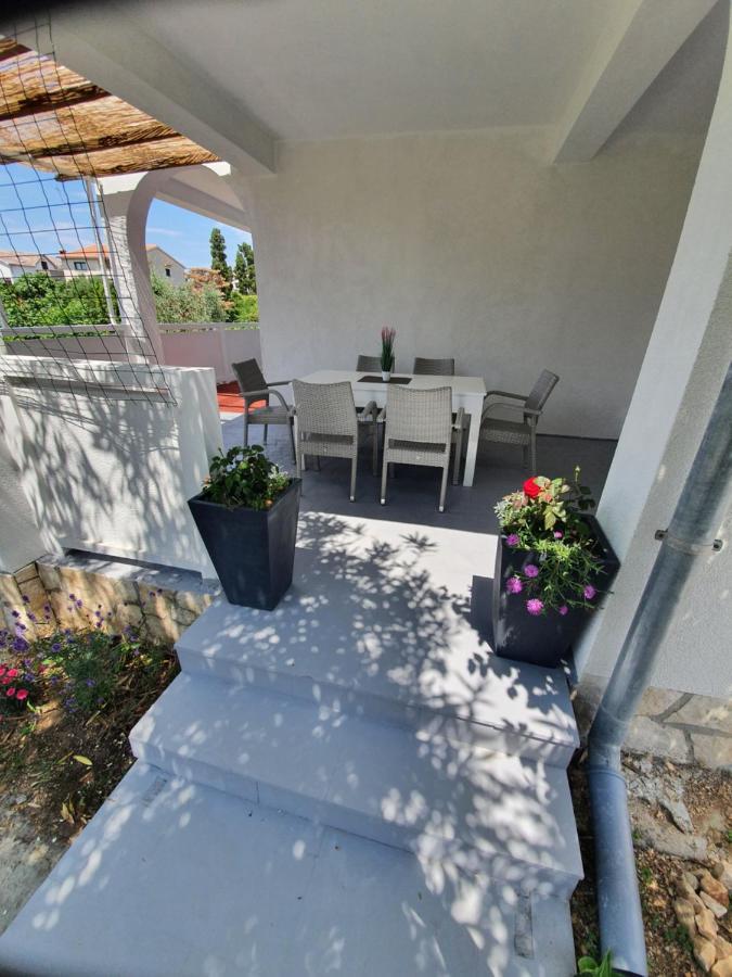6 M, 50 M Do Plaze Appartement Barbat na Rabu Buitenkant foto