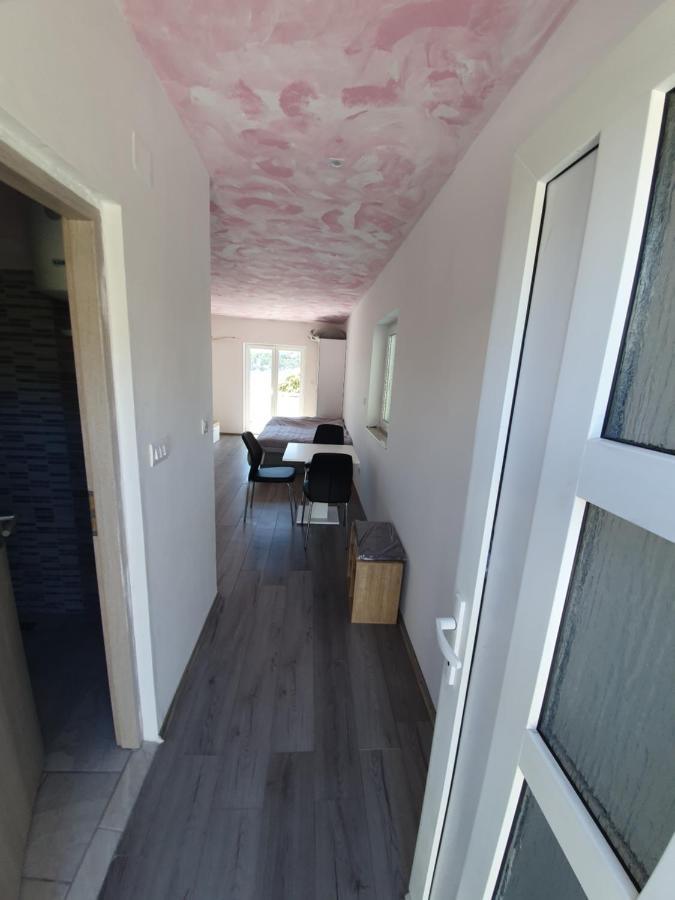 6 M, 50 M Do Plaze Appartement Barbat na Rabu Buitenkant foto