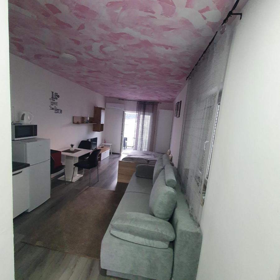 6 M, 50 M Do Plaze Appartement Barbat na Rabu Buitenkant foto