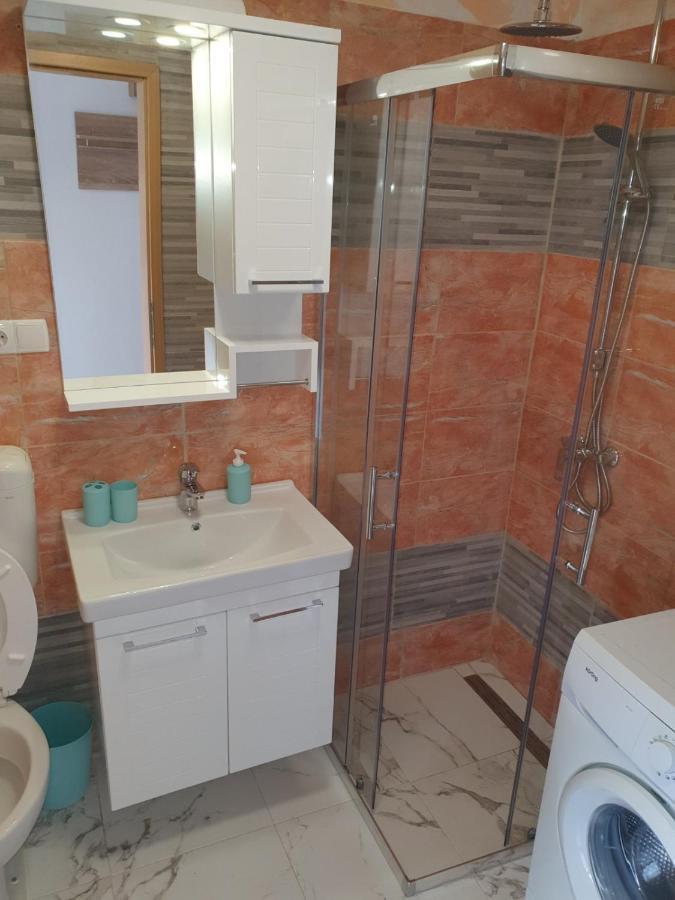 6 M, 50 M Do Plaze Appartement Barbat na Rabu Buitenkant foto