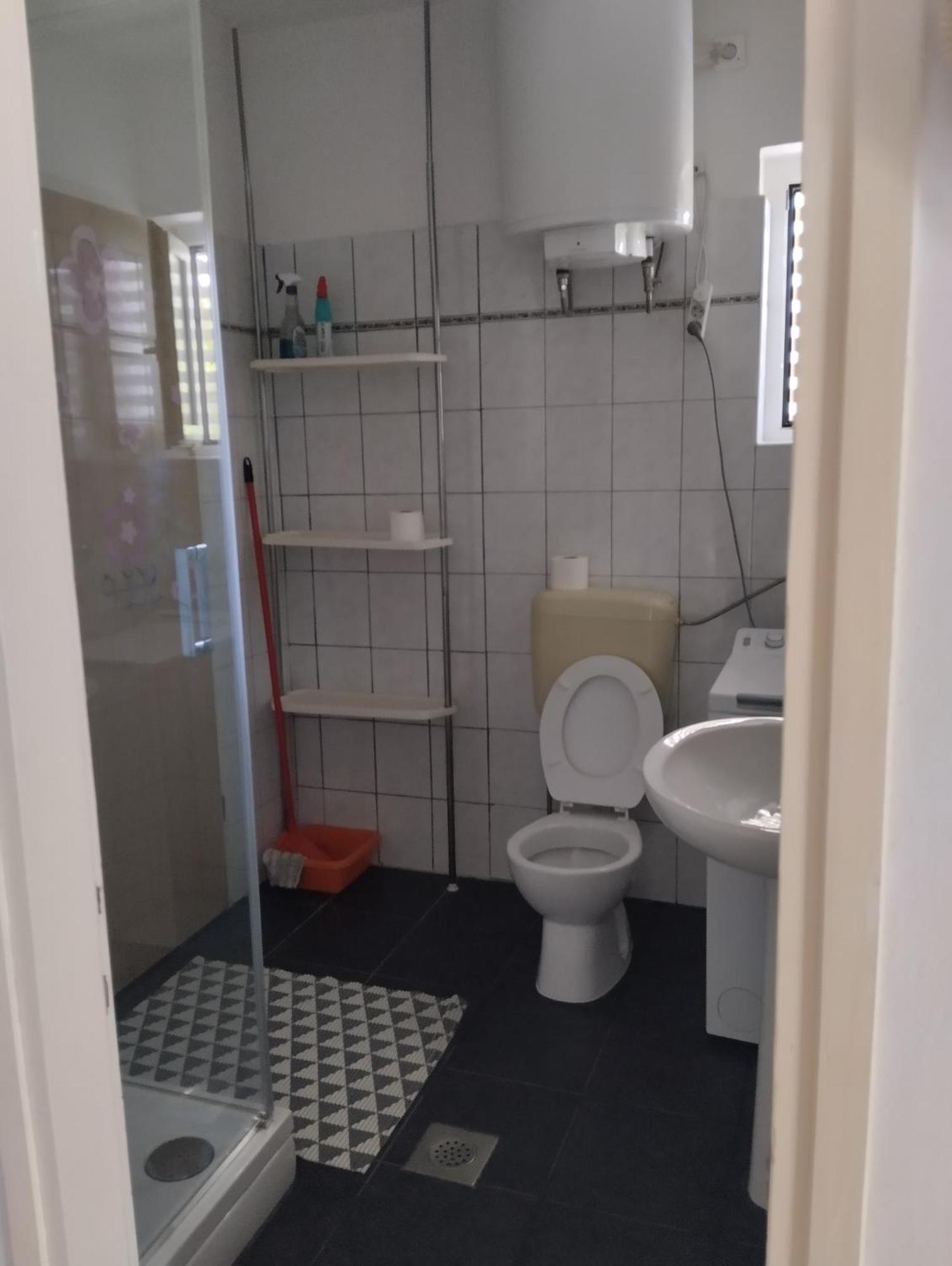 6 M, 50 M Do Plaze Appartement Barbat na Rabu Buitenkant foto
